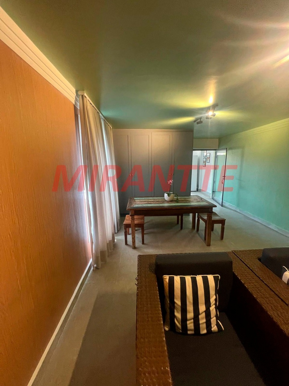Sobrado de 250m² com 2 quartos em Tremembe