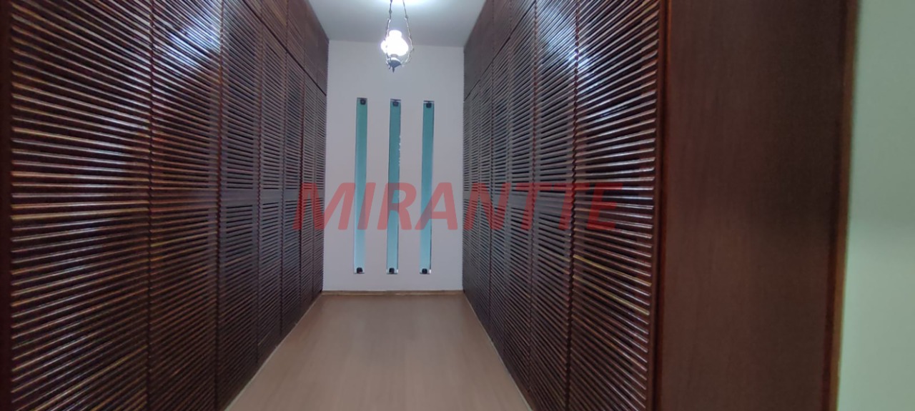 Sobrado de 400m² com 3 quartos em Tremembe
