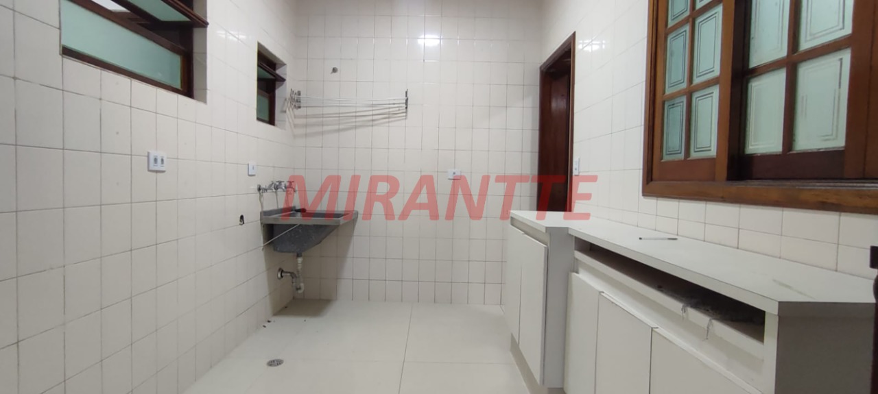 Sobrado de 400m² com 3 quartos em Tremembe