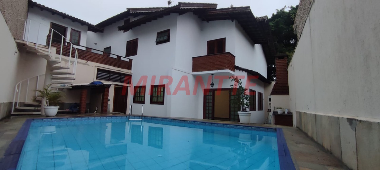 Sobrado de 400m² com 3 quartos em Tremembe