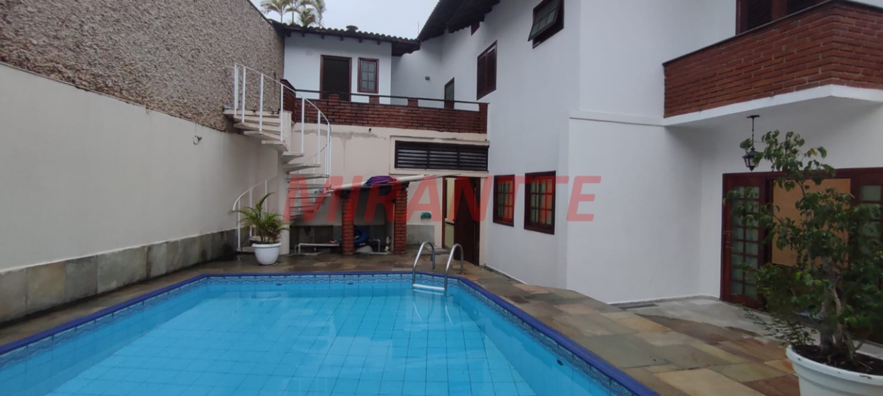 Sobrado de 400m² com 3 quartos em Tremembe