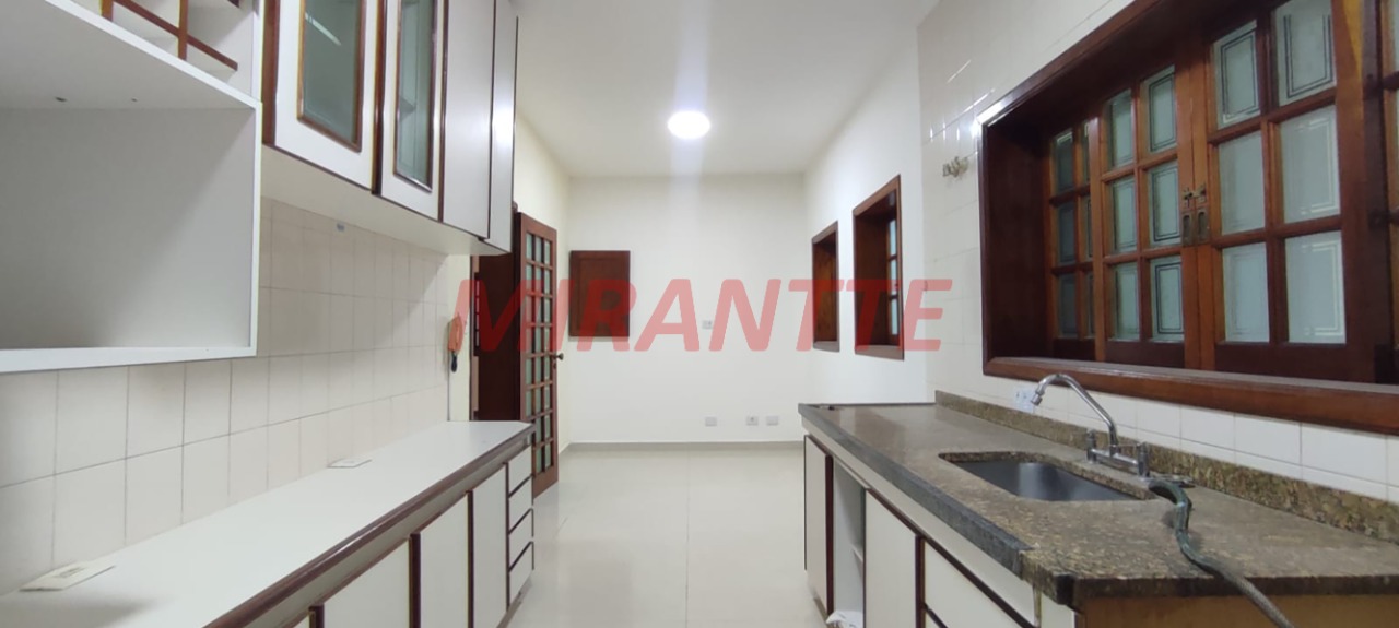 Sobrado de 400m² com 3 quartos em Tremembe