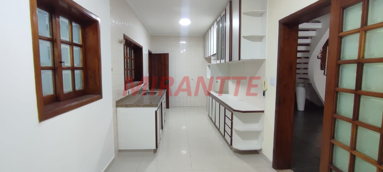 Sobrado de 400m² com 3 quartos em Tremembe