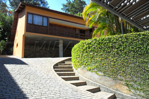 Cond. fechado de 1100m² com 5 quartos em Jardim Ibiratiba