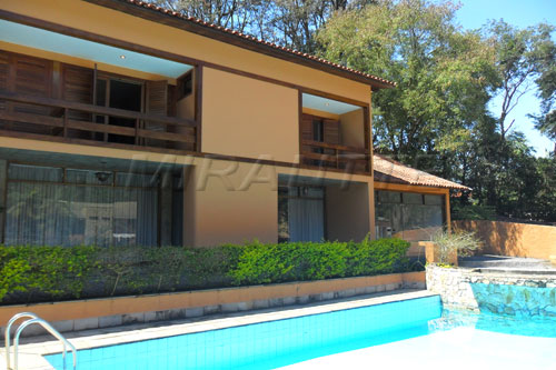 Cond. fechado de 1100m² com 5 quartos em Jardim Ibiratiba