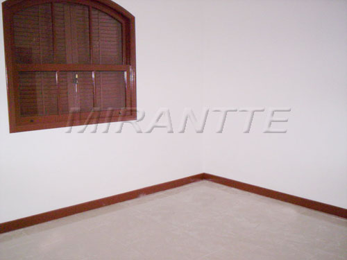 Casa terrea de 340m² com 3 quartos em Santa Teresinha