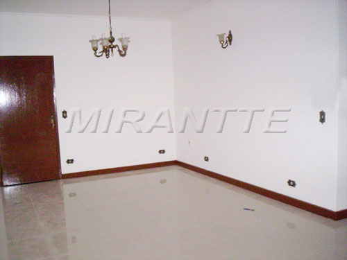 Casa terrea de 340m² com 3 quartos em Santa Teresinha