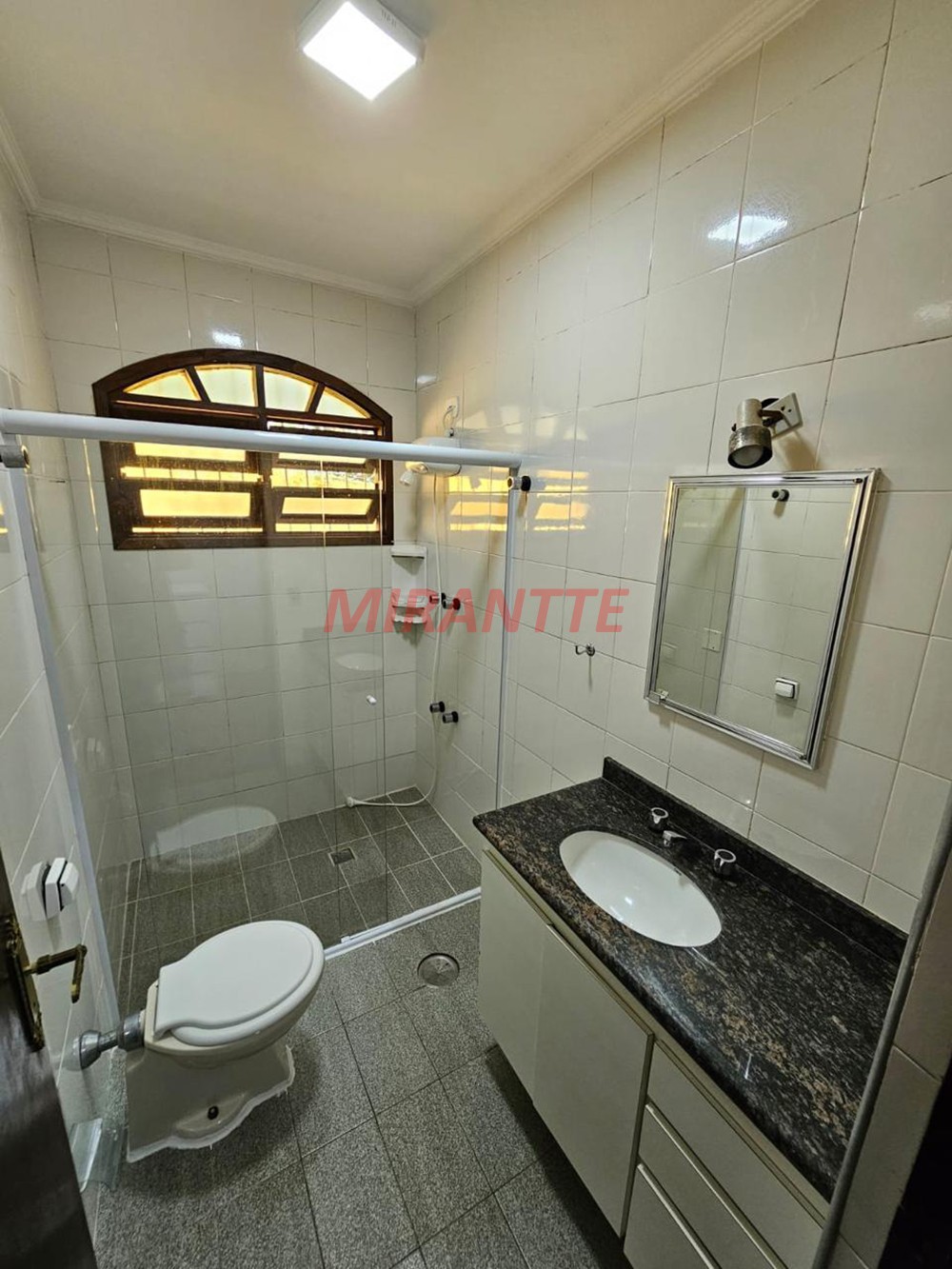 Sobrado de 400m² com 3 quartos em Serra Da Cantareira