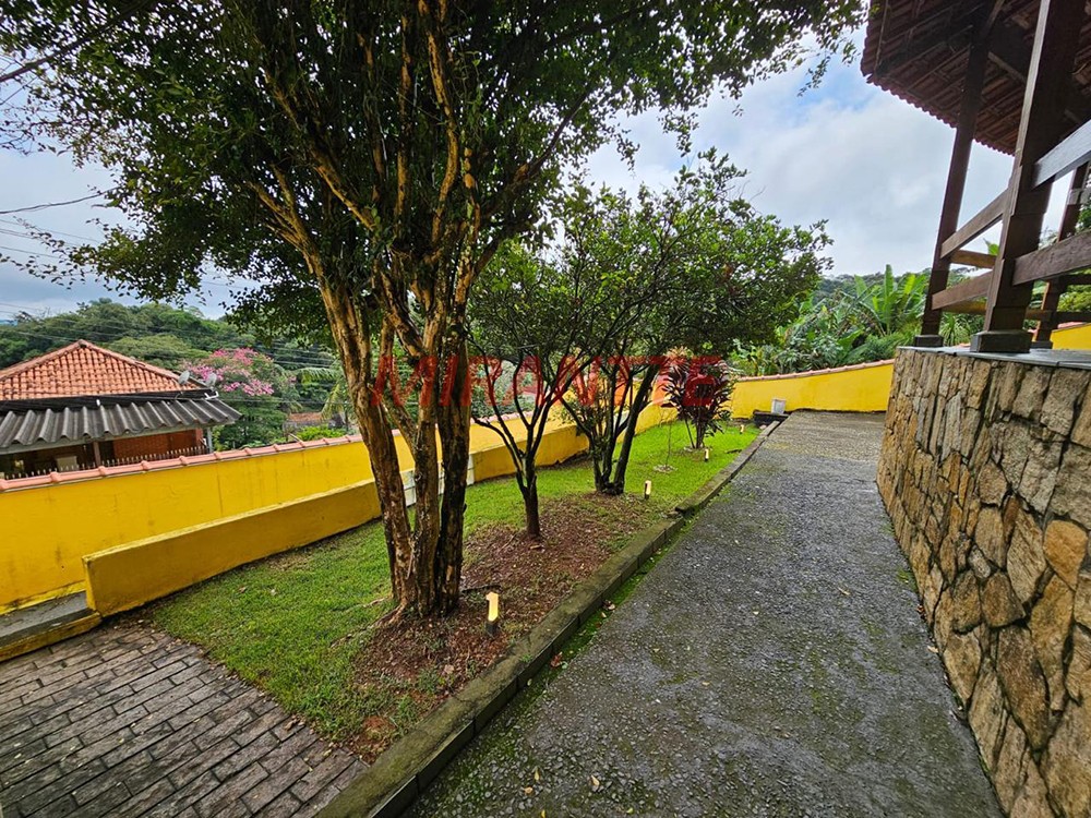 Sobrado de 400m² com 3 quartos em Serra Da Cantareira