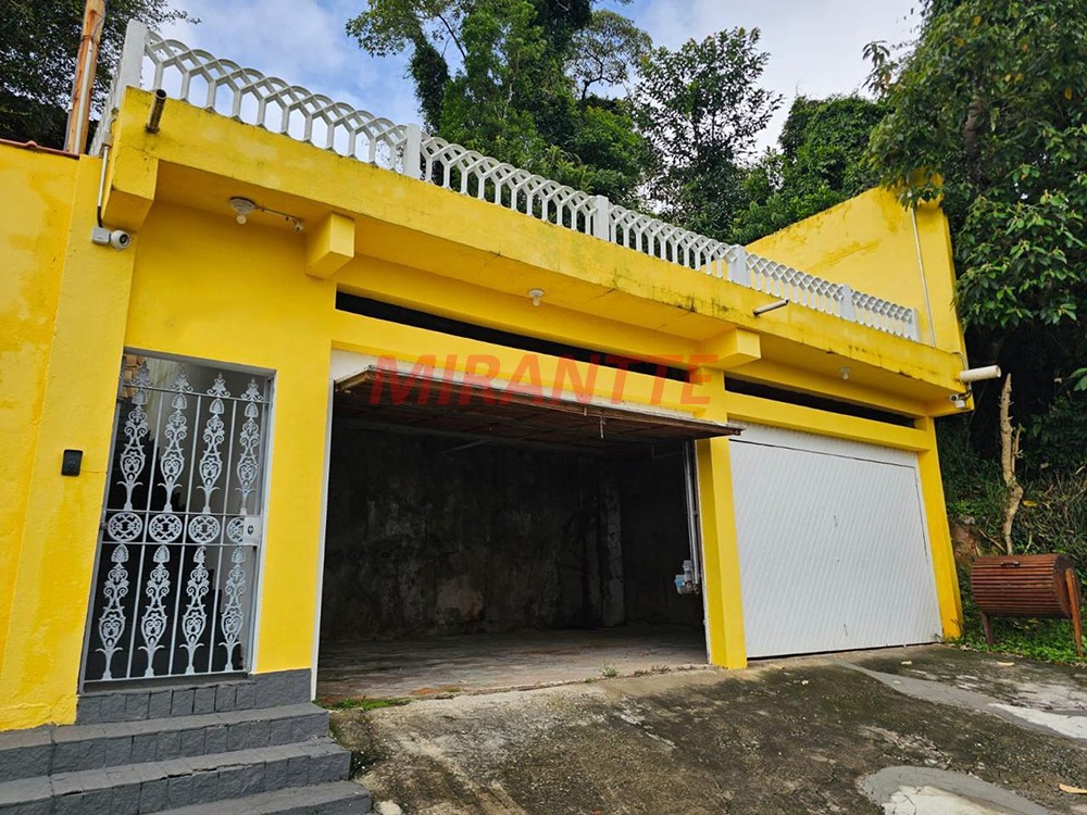 Sobrado de 400m² com 3 quartos em Serra Da Cantareira