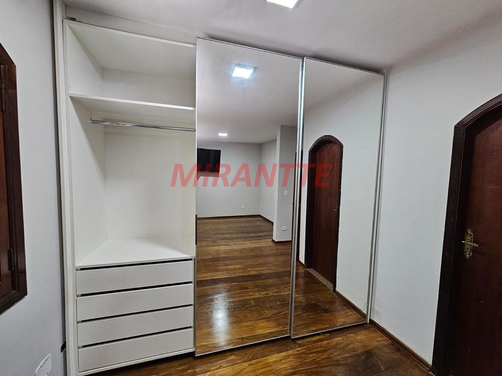 Sobrado de 400m² com 3 quartos em Serra Da Cantareira