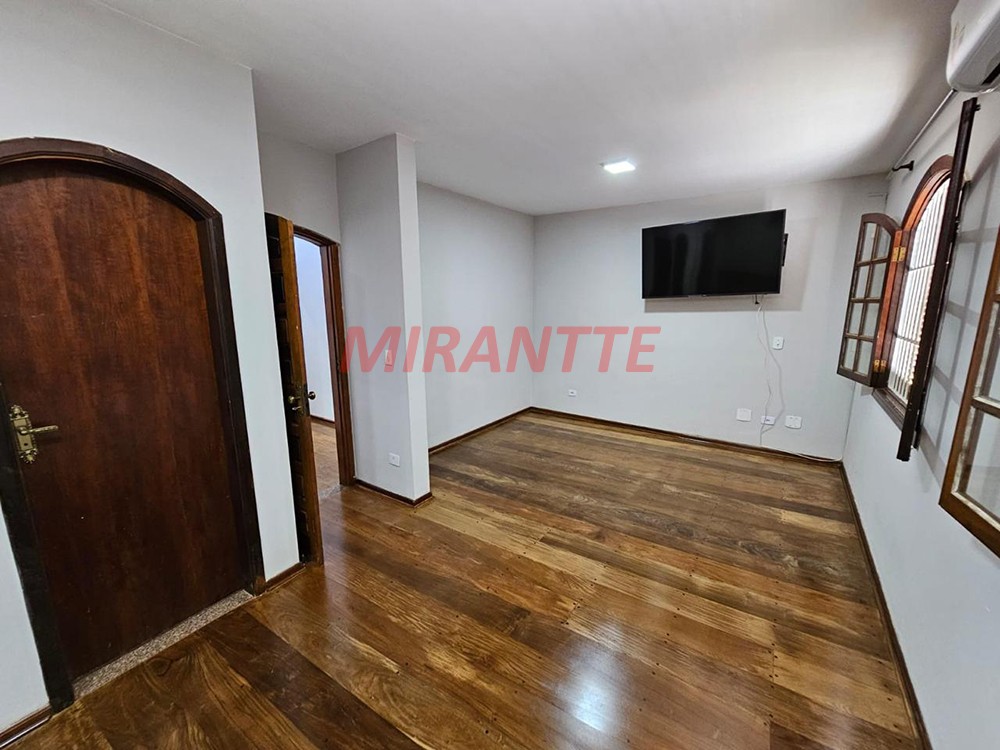 Sobrado de 400m² com 3 quartos em Serra Da Cantareira
