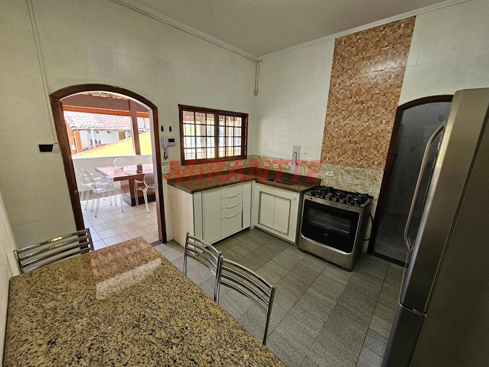 Sobrado de 400m² com 3 quartos em Serra Da Cantareira
