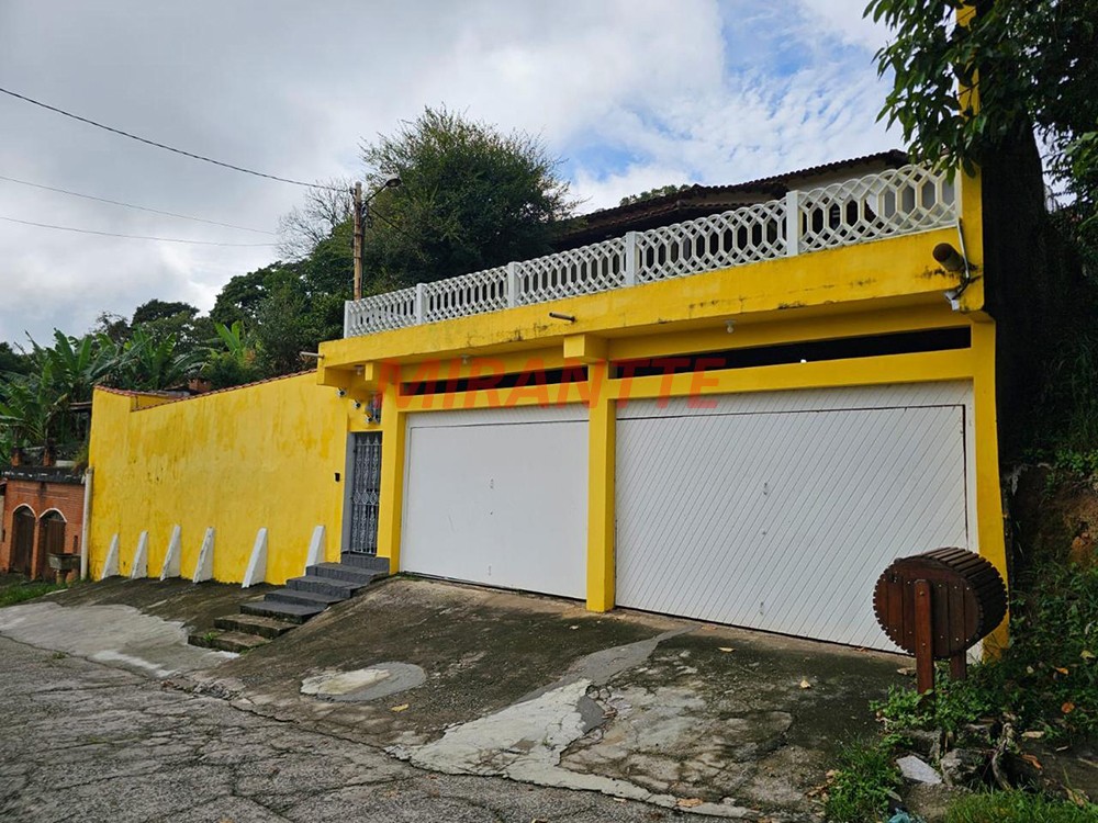Sobrado de 400m² com 3 quartos em Serra Da Cantareira