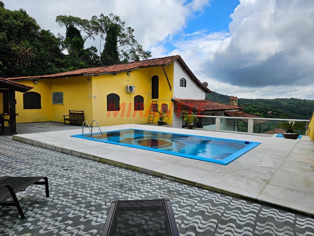 Sobrado de 400m² com 3 quartos em Serra Da Cantareira