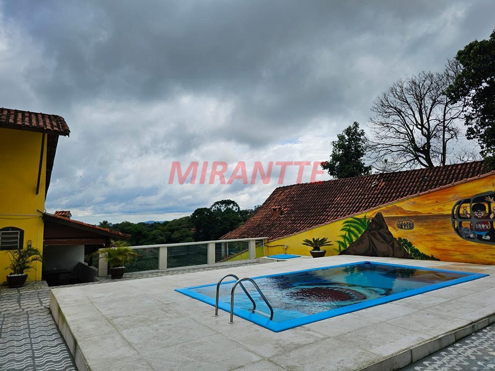 Sobrado de 400m² com 3 quartos em Serra Da Cantareira