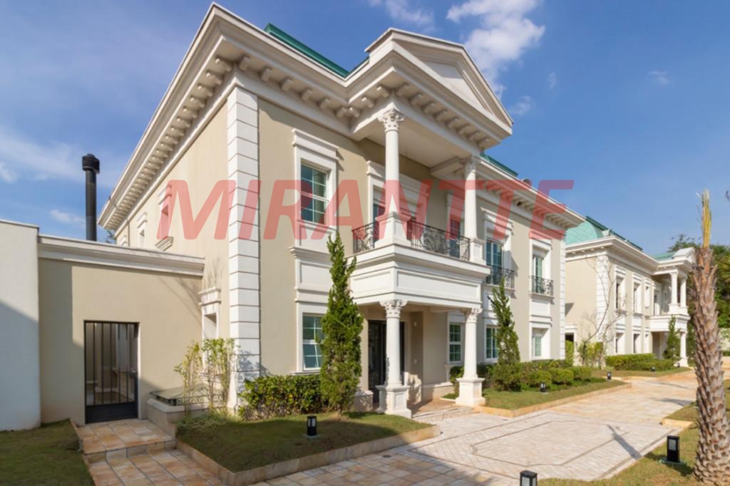 Cond. fechado de 775m² com 5 quartos em Jardim Floresta