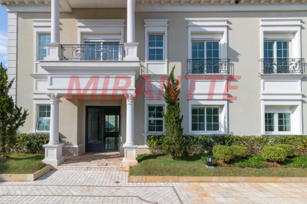 Cond. fechado de 775m² com 5 quartos em Jardim Floresta
