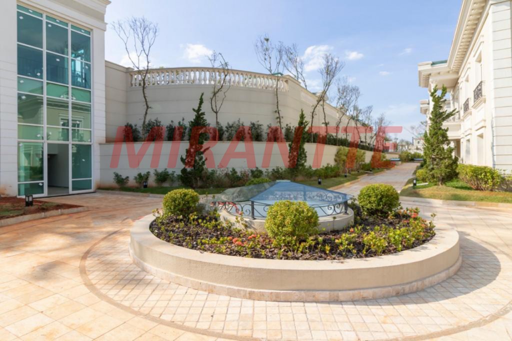 Cond. fechado de 775m² com 5 quartos em Jardim Floresta