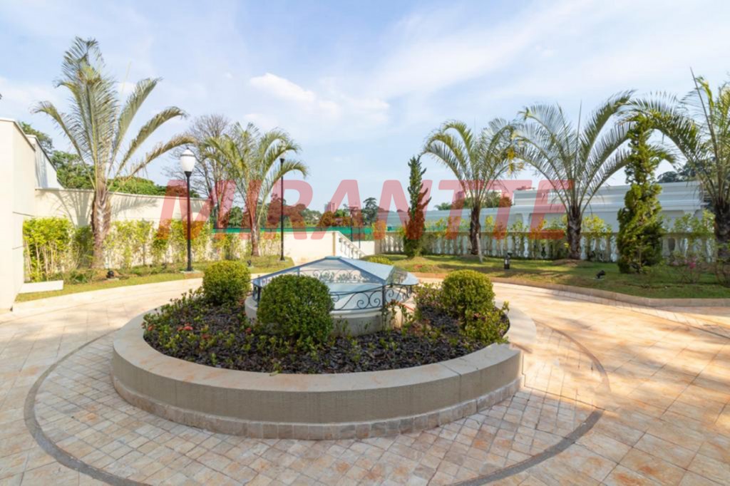 Cond. fechado de 775m² com 5 quartos em Jardim Floresta