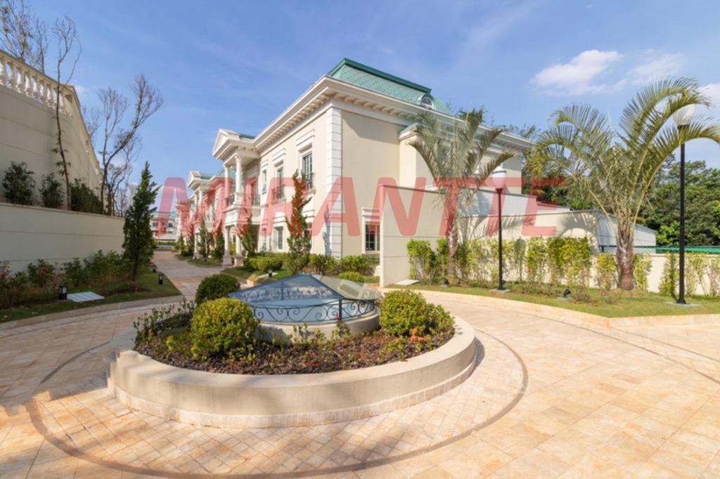Cond. fechado de 775m² com 5 quartos em Jardim Floresta