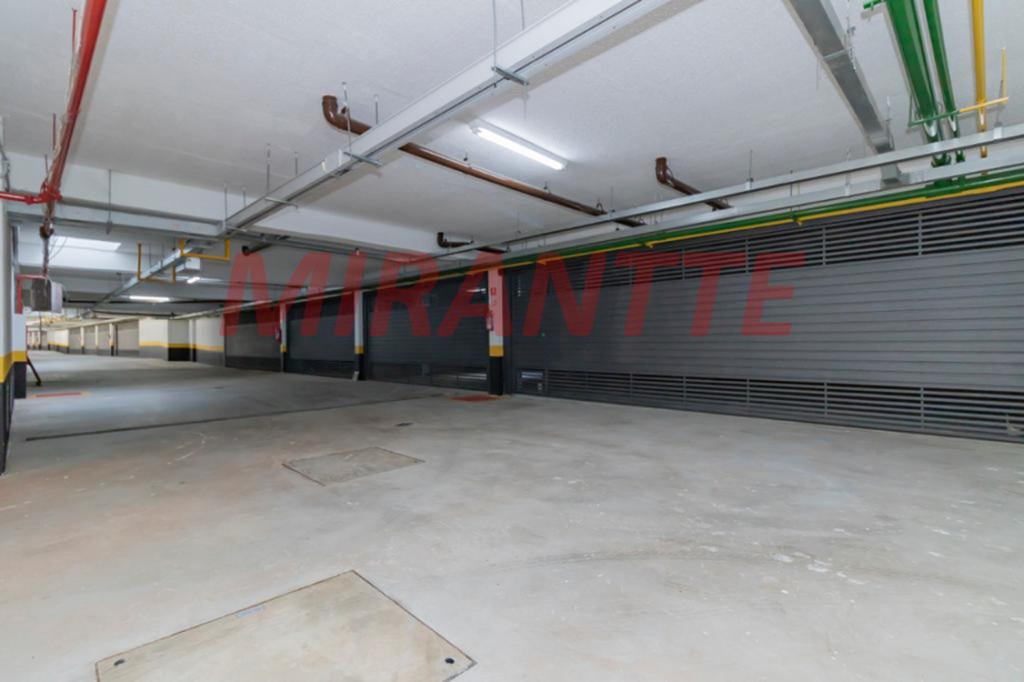 Cond. fechado de 775m² com 5 quartos em Jardim Floresta