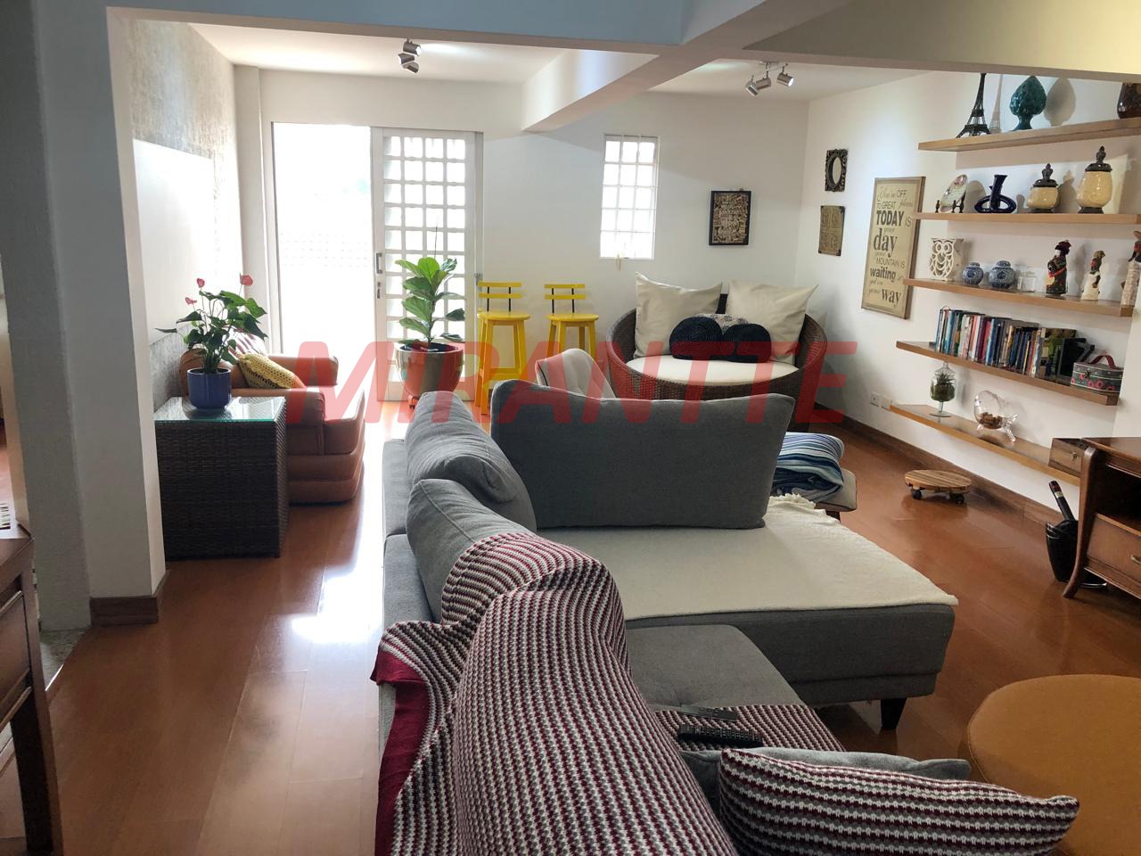 Casa terrea de 247m² com 3 quartos em Santana