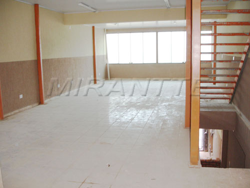 Comercial de 300m² em Santana