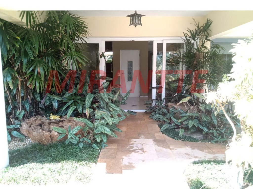 Sobrado de 550m² com 8 quartos em Serra Da Cantareira