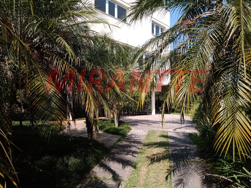 Sobrado de 550m² com 8 quartos em Serra Da Cantareira