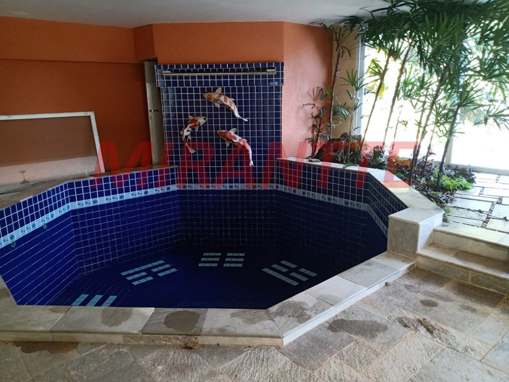 Sobrado de 550m² com 8 quartos em Serra Da Cantareira