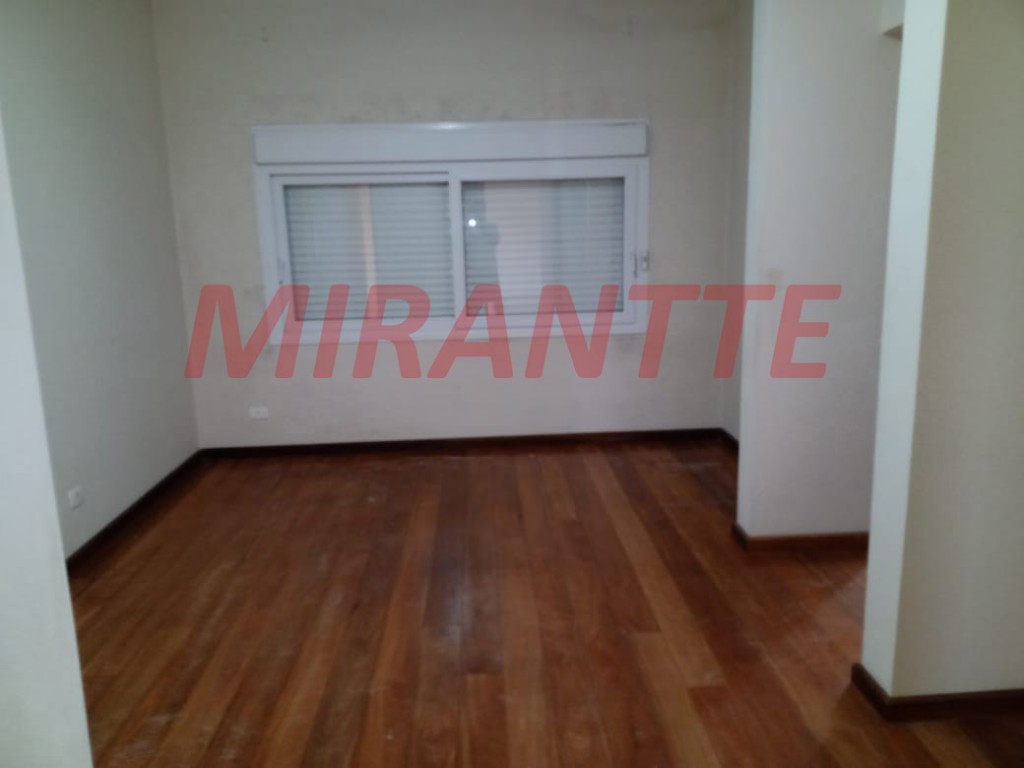 Sobrado de 550m² com 8 quartos em Serra Da Cantareira