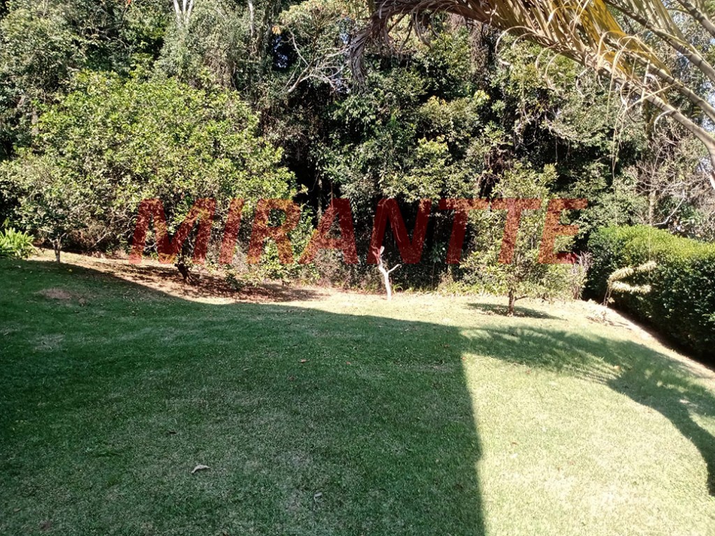 Sobrado de 550m² com 8 quartos em Serra Da Cantareira
