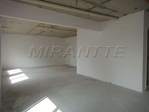 Comercial de 84m² em Santana