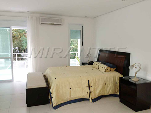 Casa terrea de 650m² com 6 quartos em RIVIERA DE SAO LOURENCO