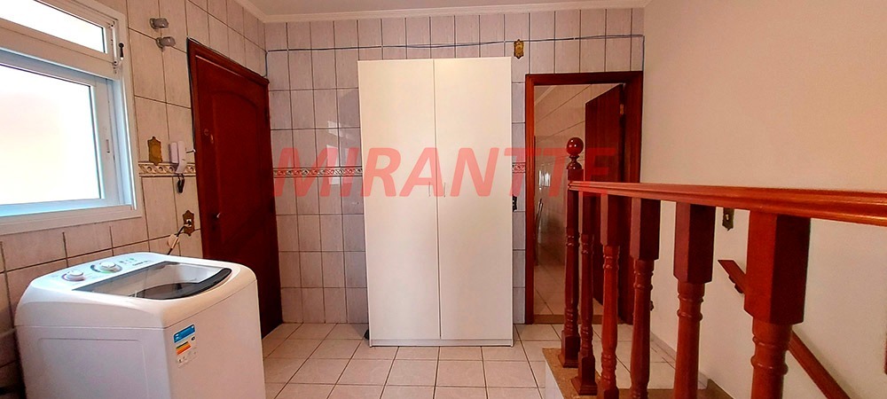 Sobrado de 262m² com 5 quartos em Vila Mazzei