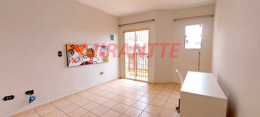 Sobrado de 262m² com 5 quartos em Vila Mazzei