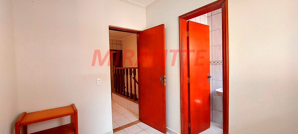Sobrado de 262m² com 5 quartos em Vila Mazzei