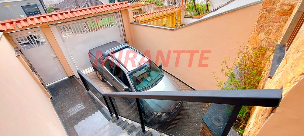 Sobrado de 262m² com 5 quartos em Vila Mazzei