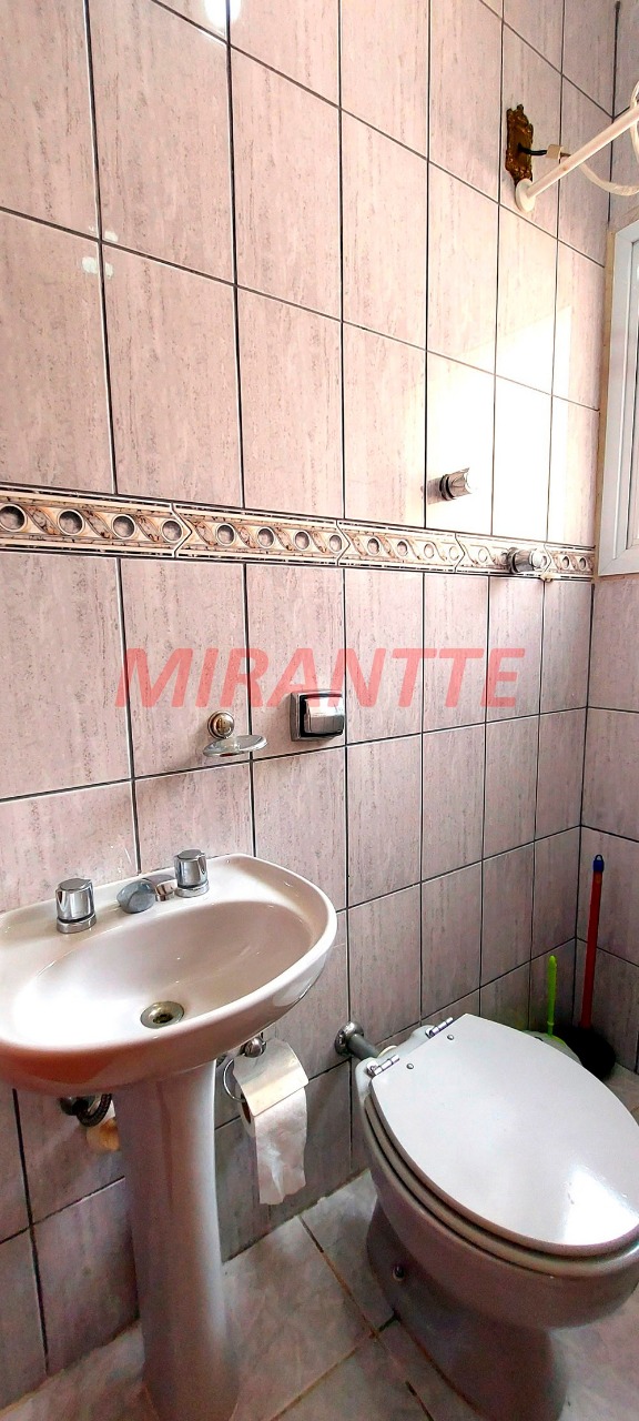 Sobrado de 262m² com 5 quartos em Vila Mazzei