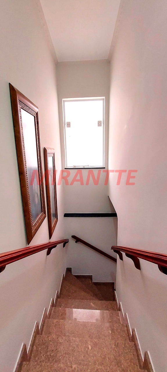 Sobrado de 262m² com 5 quartos em Vila Mazzei