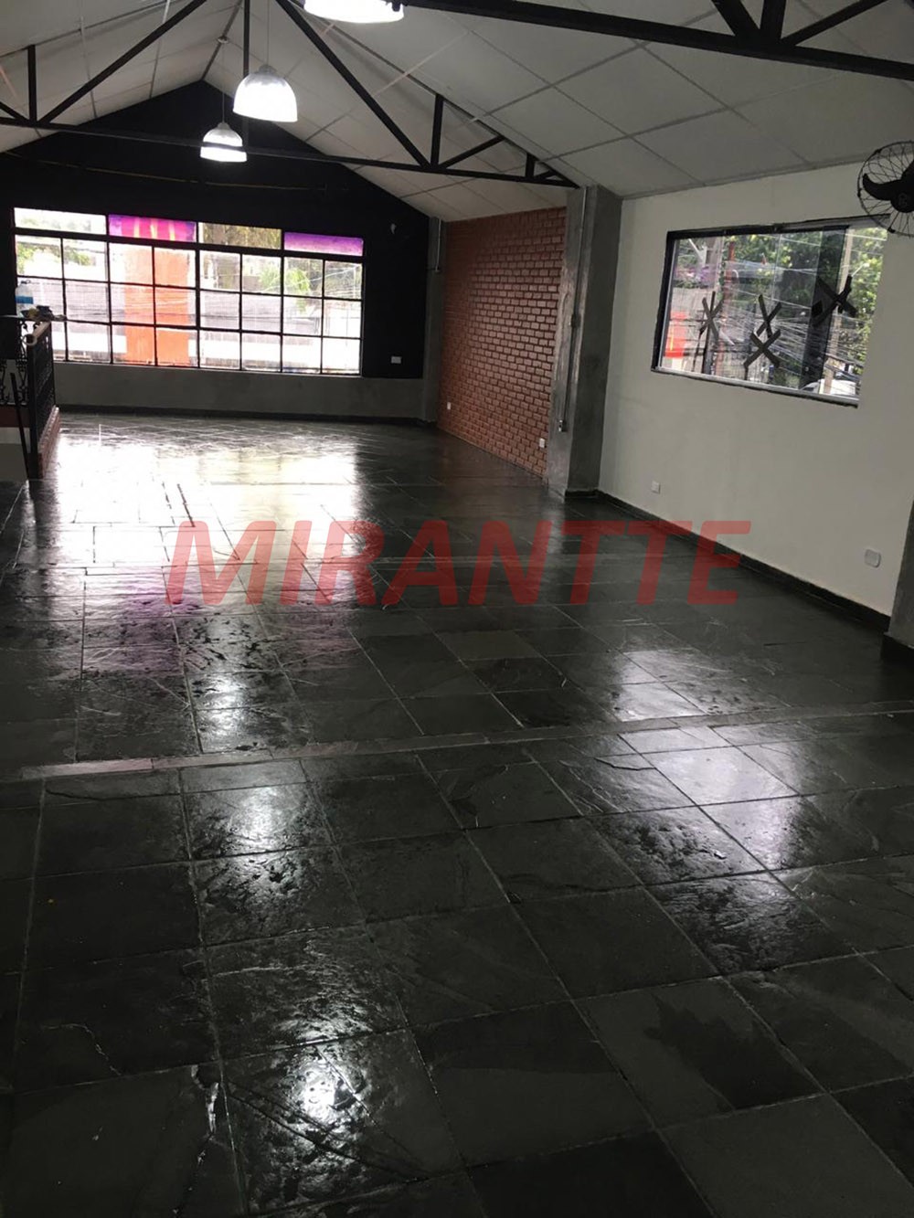 Comercial de 222m² em Vila Gustavo