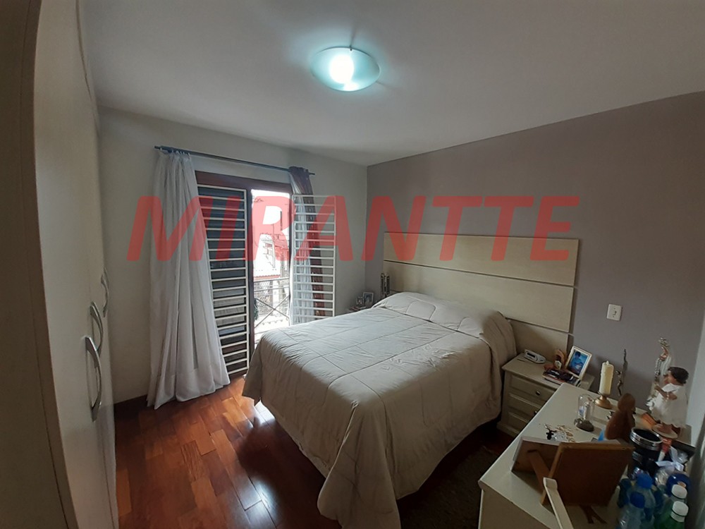 Sobrado de 184m² com 3 quartos em Água Fria