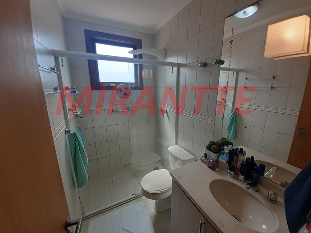 Sobrado de 184m² com 3 quartos em Água Fria