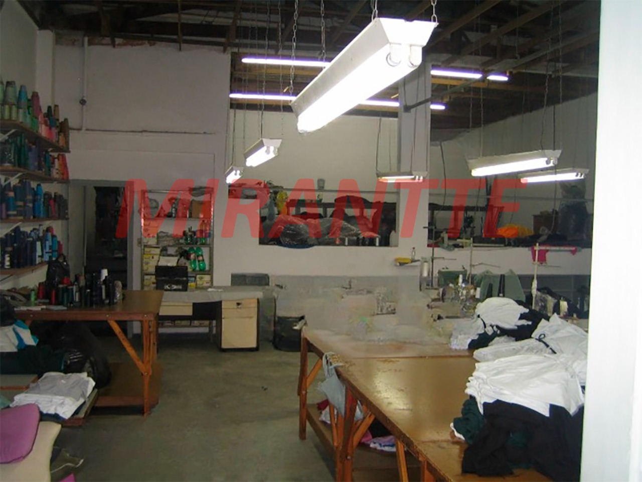 Comercial de 418.4m² em Limão