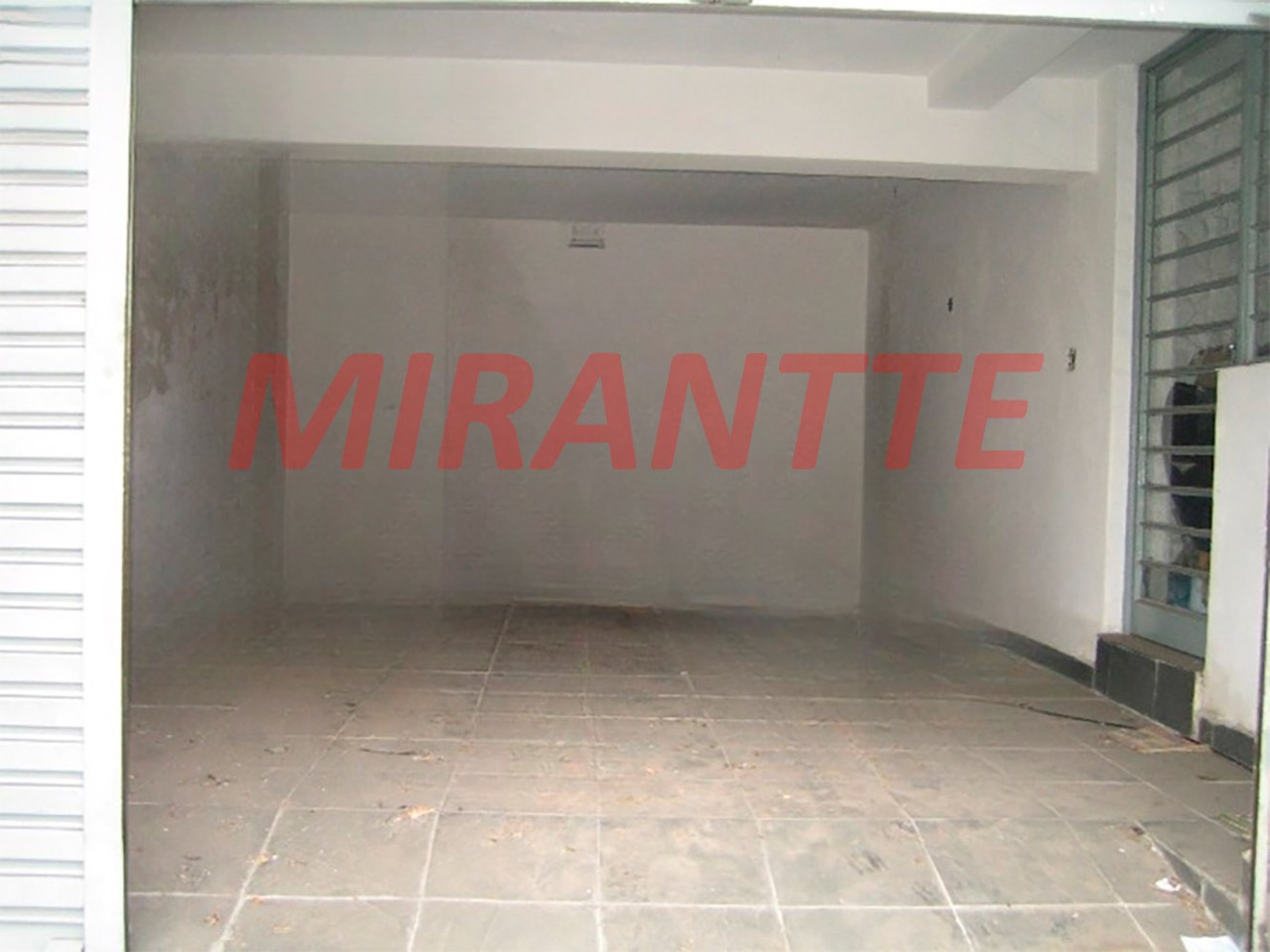 Comercial de 418.4m² em Limão