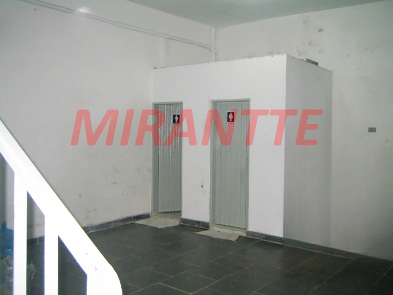 Comercial de 418.4m² em Limão