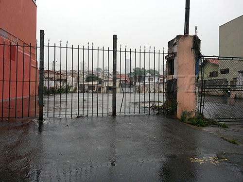 Terreno de 623m² em Imirim