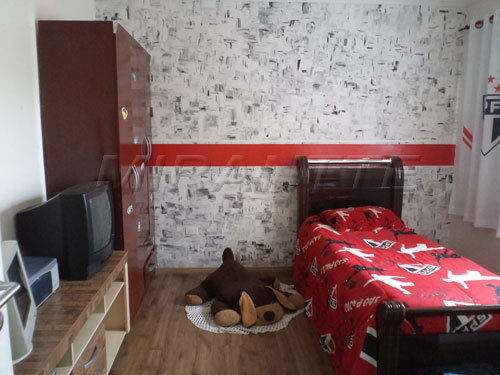 Sobrado de 180m² com 3 quartos em Vila Mazzei