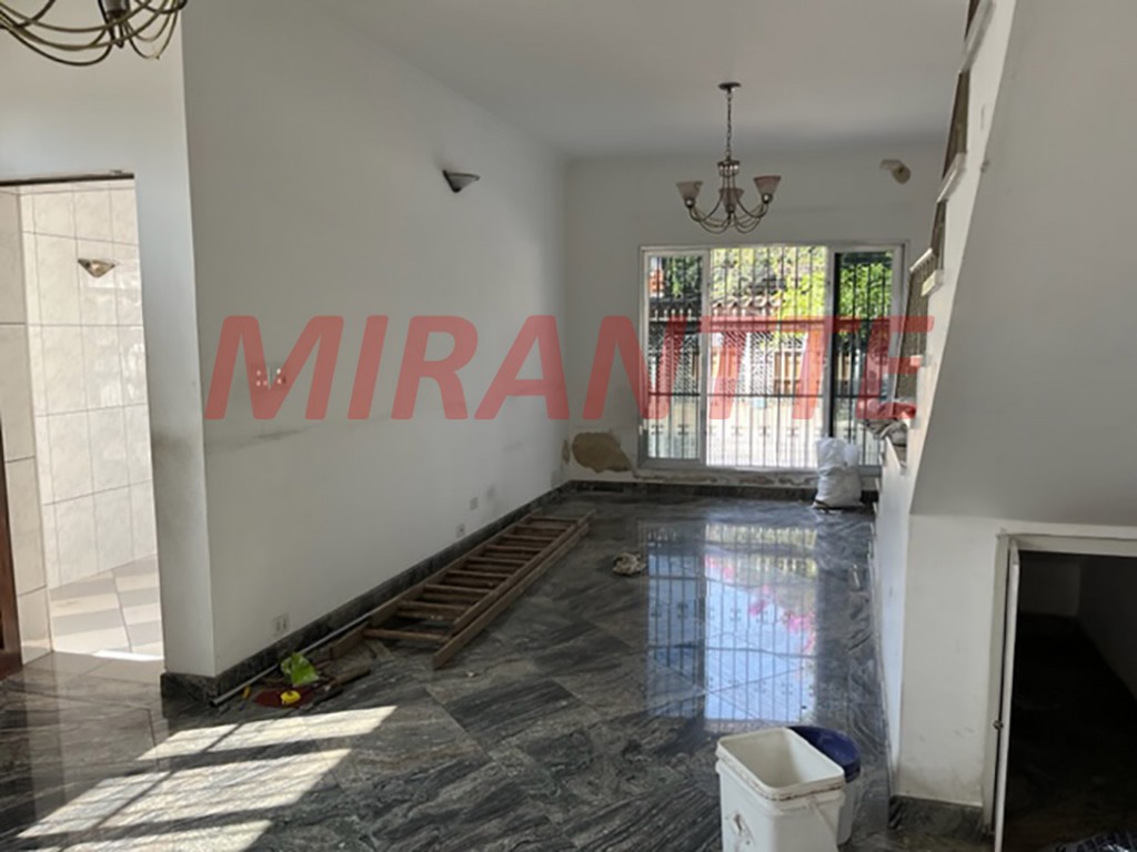 Sobrado de 233m² com 4 quartos em Imirim